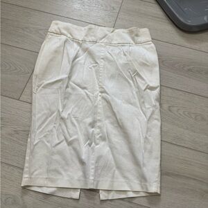 bebe White Knee-length Pencil Skirt with Slit for Work